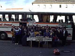 alle vor dem bus 4